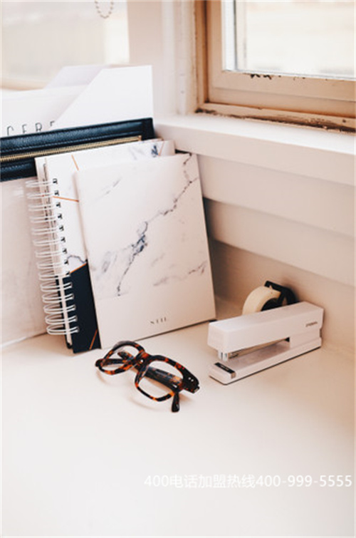 (移動(dòng)打400電話收費(fèi)嗎)(莊河移動(dòng)400電話)